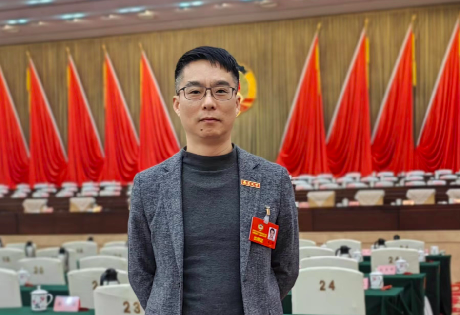 江西省政協委員，民革省委會常委、南昌大學設計研究院副院長吳閩